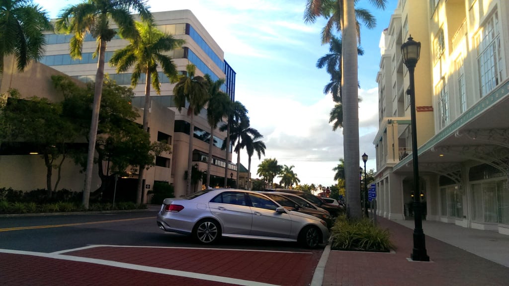 Parkende Autos in Downton von Bradenton Florida