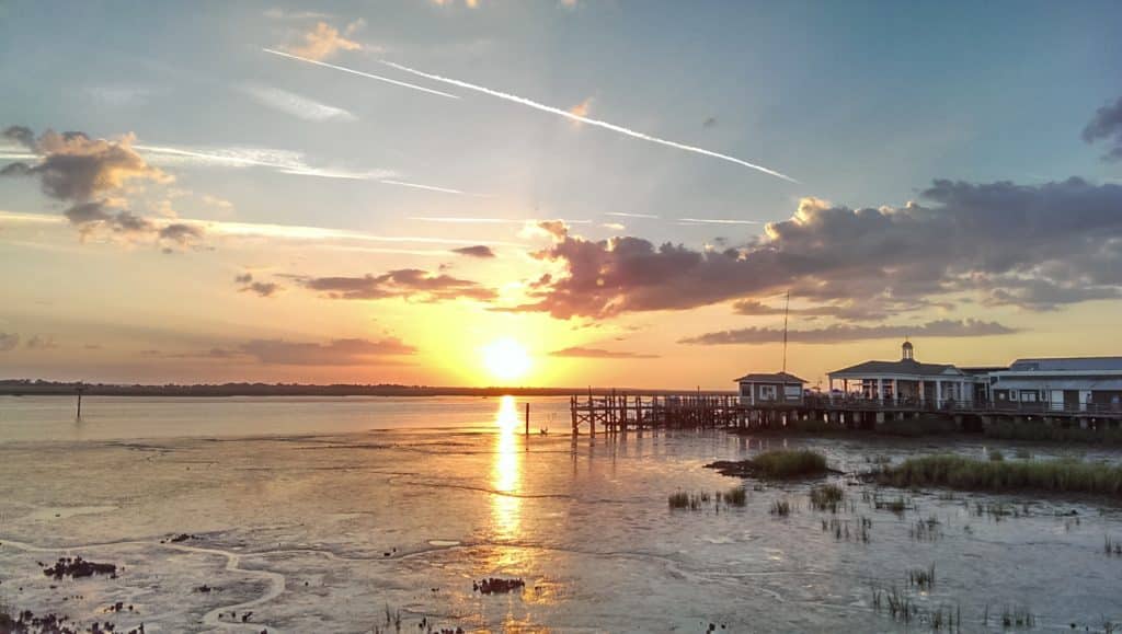 Wunderschöner Sonnenuntergang auf Jekyll Island in Georgia