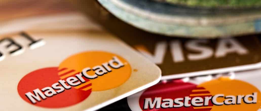 Die Kreditkarten Mastercard und Visa