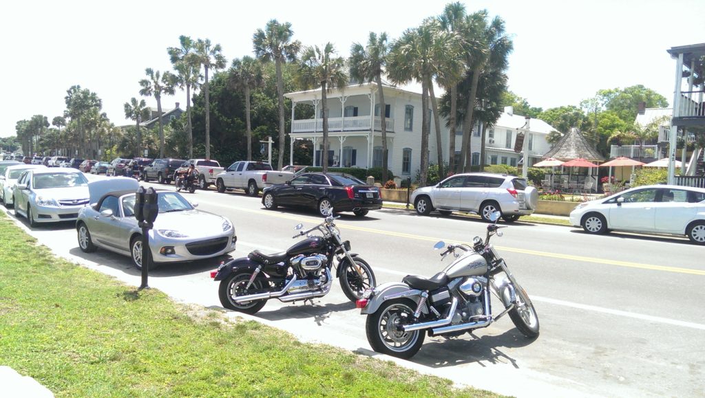 Parkende Autos in St. Augustine in Florida