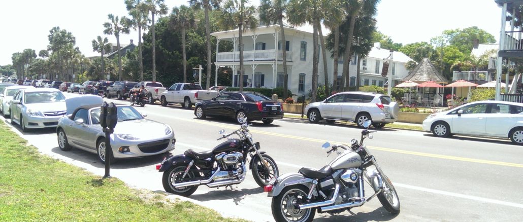 Parkende Autos in St. Augustine in Florida